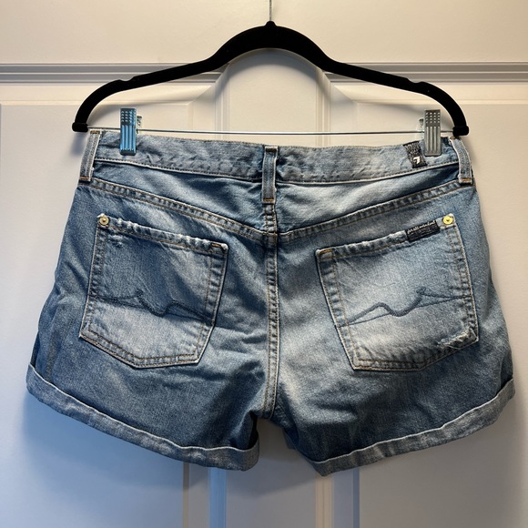 Women’s 7 For All of Mankind Mid Rise Distressed Cuff shorts - Picture 2 of 3